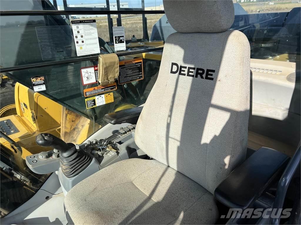 John Deere 210G LC Гусеничні екскаватори