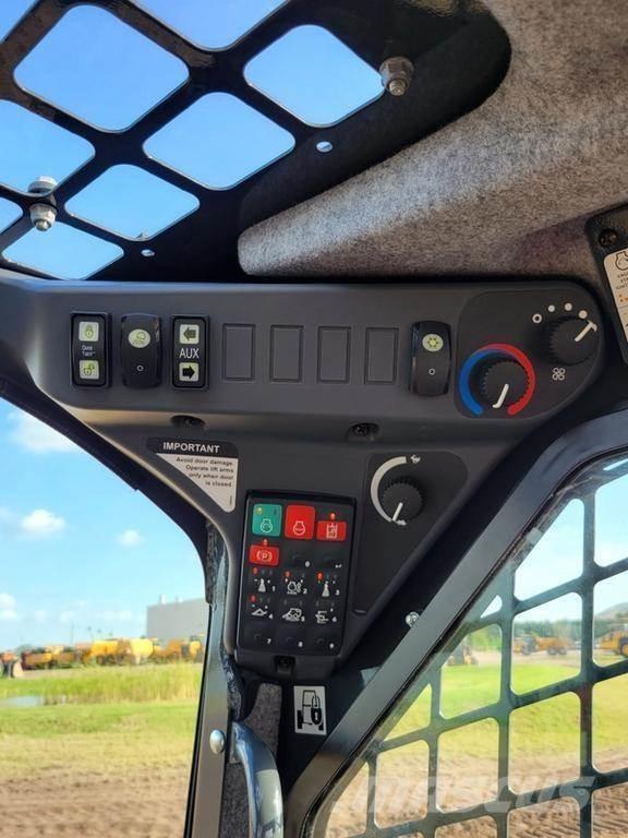 John Deere 325G Міні-навантажувачі