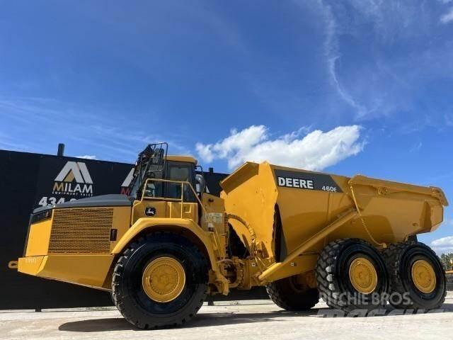 John Deere 460E Зчленовані самоскиди
