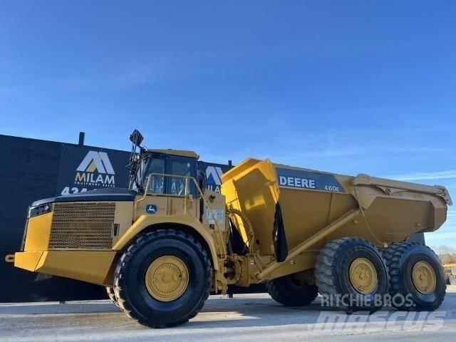 John Deere 460E Зчленовані самоскиди