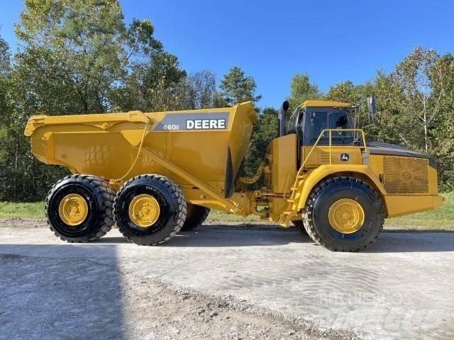 John Deere 460E Зчленовані самоскиди