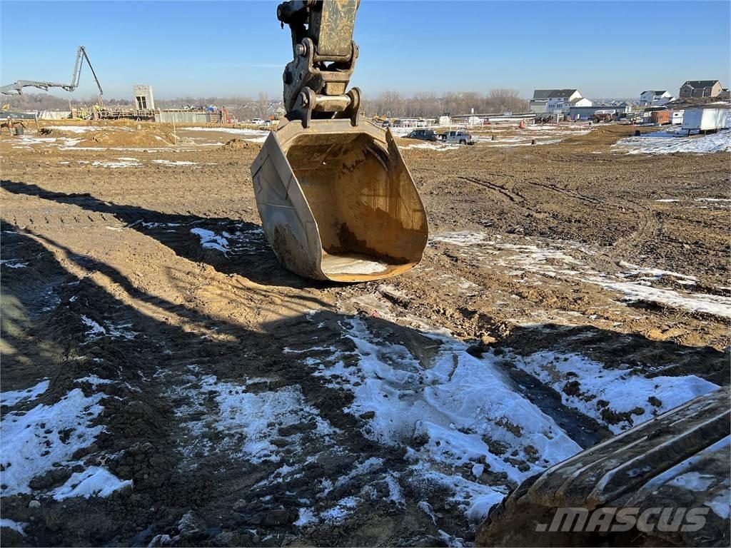 John Deere 470G LC Гусеничні екскаватори