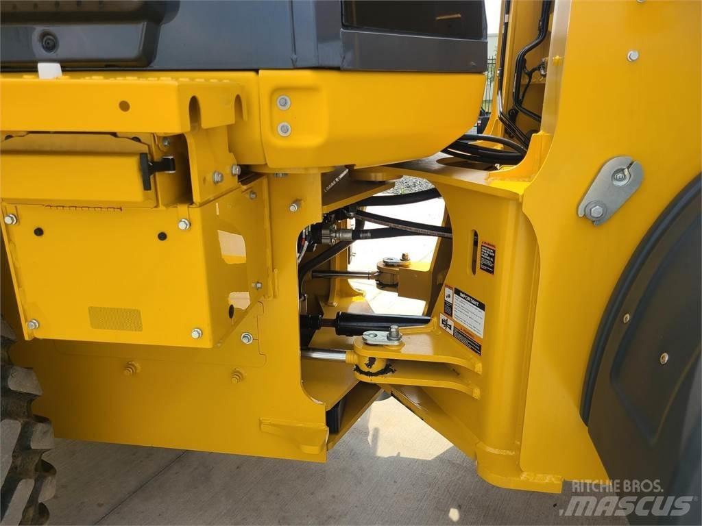 John Deere 544P Фронтальні навантажувачі