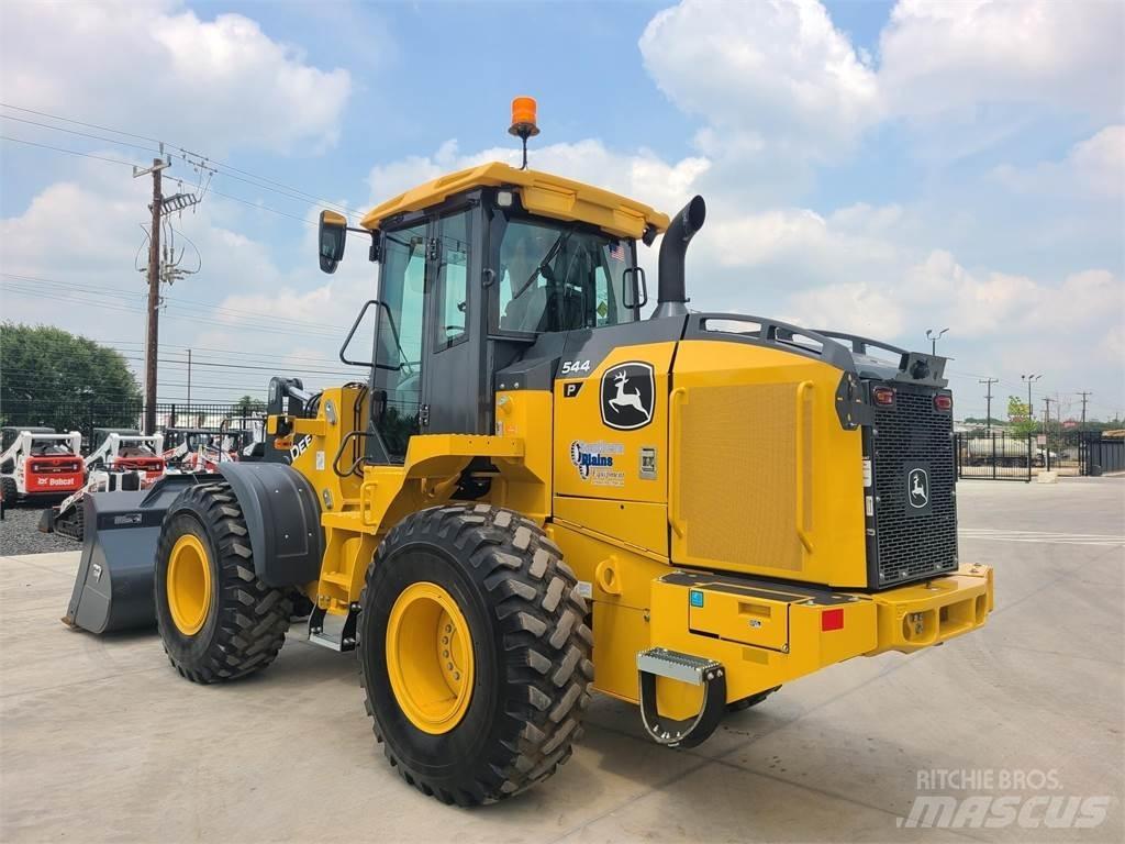 John Deere 544P Фронтальні навантажувачі
