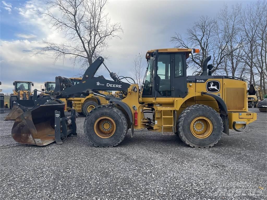 John Deere 624L Фронтальні навантажувачі