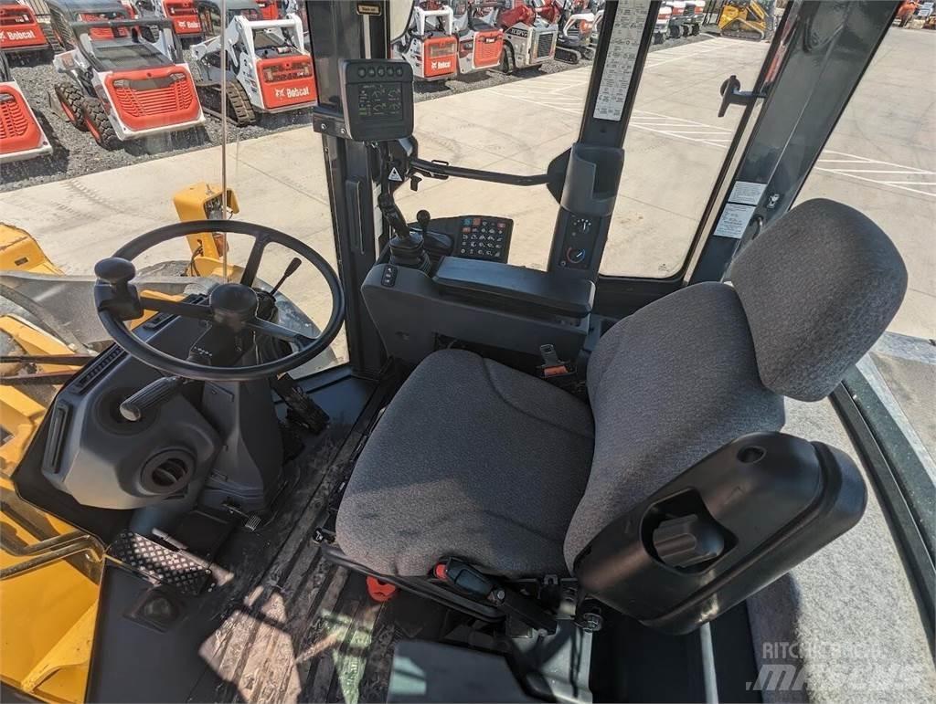 John Deere 644K Фронтальні навантажувачі
