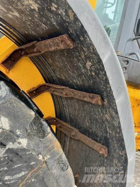 John Deere 644K Фронтальні навантажувачі