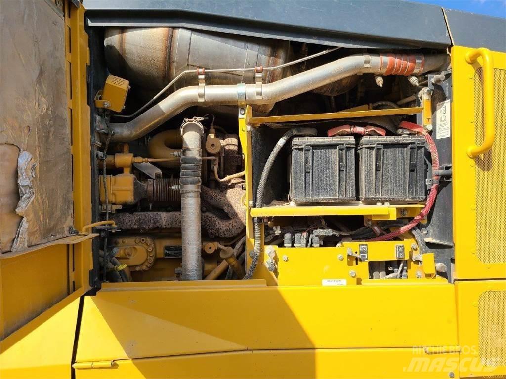 John Deere 672G Грейдери