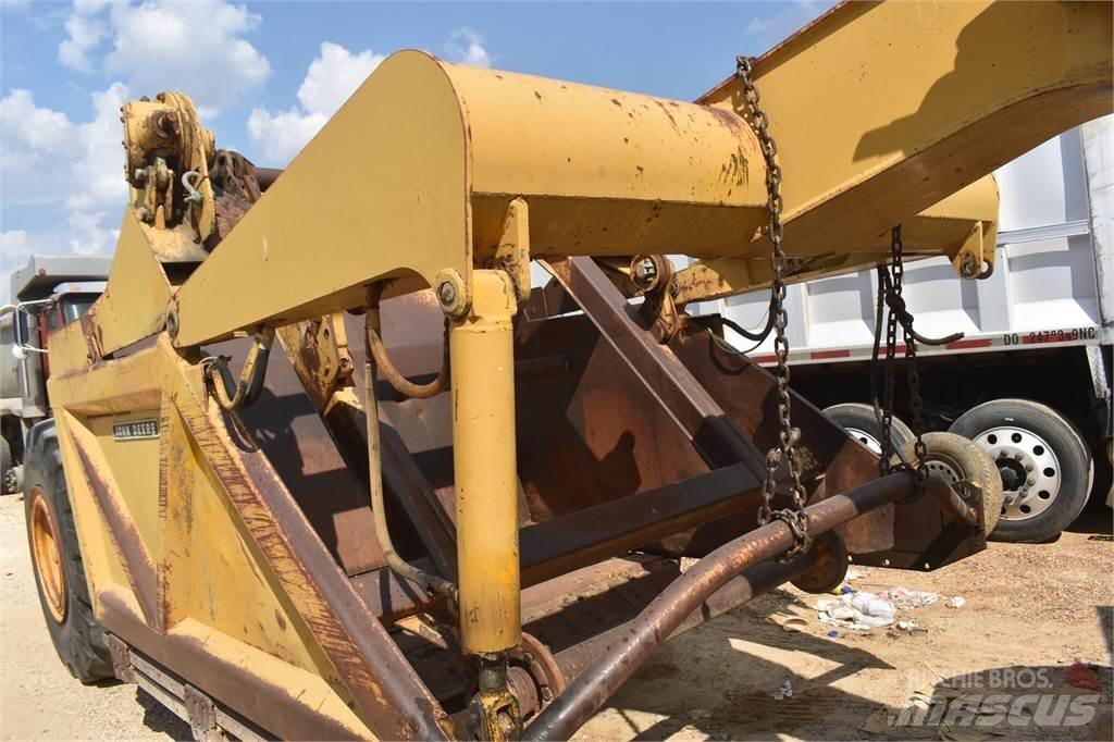 John Deere 760A Скрепери