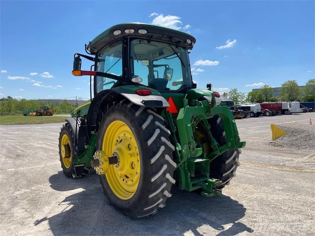 John Deere 8320R Трактори