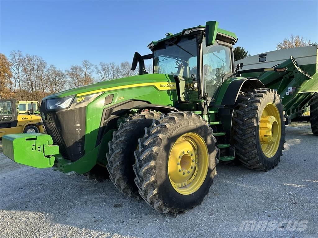 John Deere 8R 370 Трактори