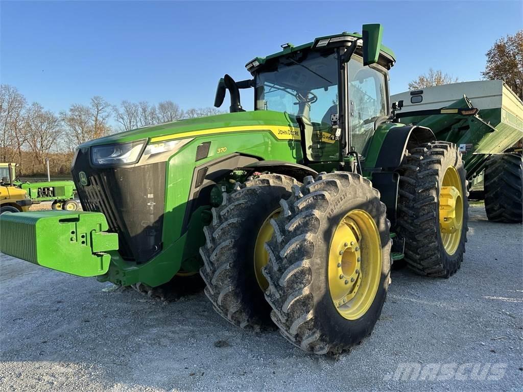 John Deere 8R 370 Трактори
