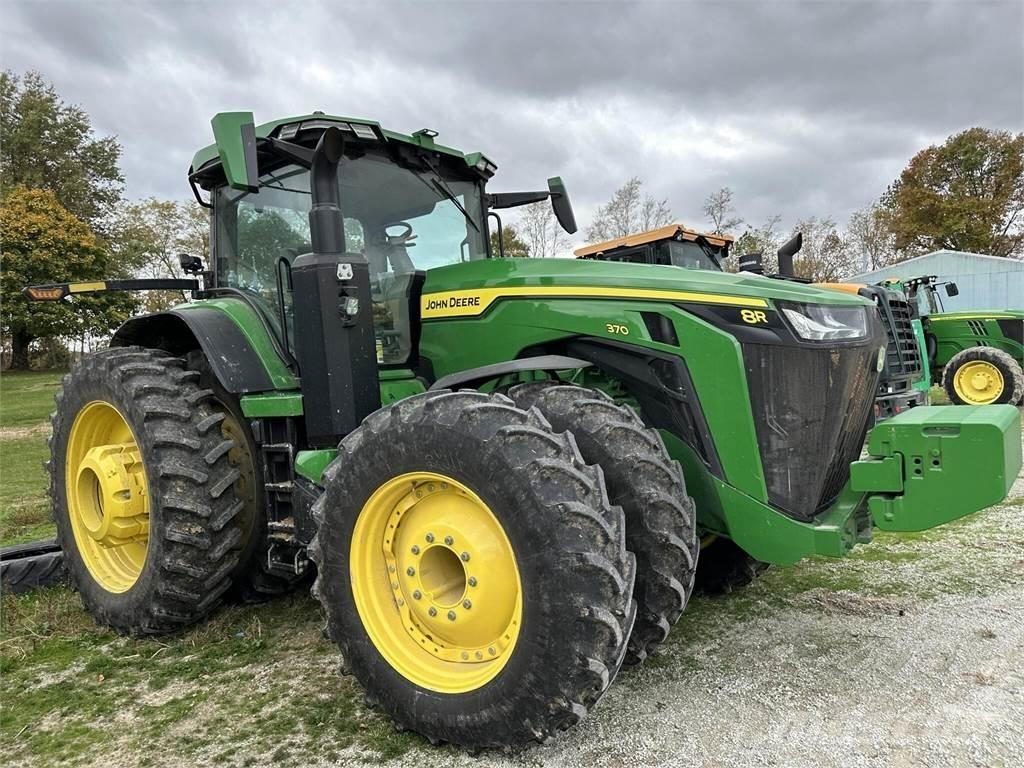John Deere 8R 370 Трактори