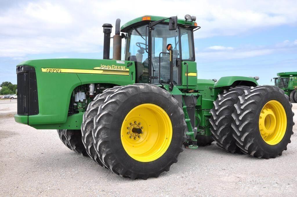 John Deere 9320 Трактори