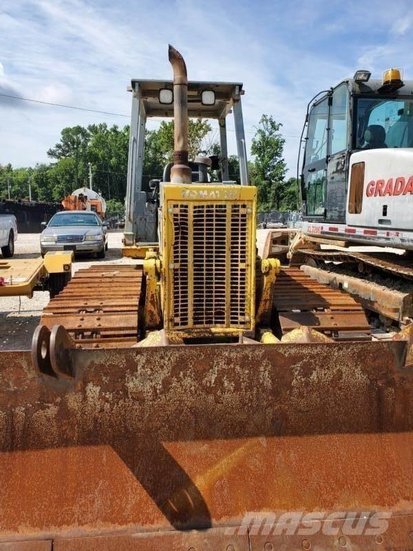 Komatsu D38P-1 LGP Гусеничні бульдозери