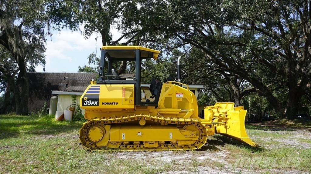 Komatsu D39PX-24 Гусеничні бульдозери