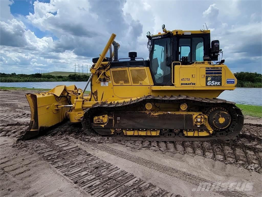 Komatsu D65PX-18 Гусеничні бульдозери