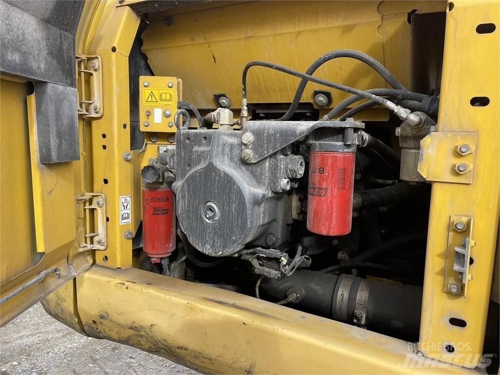 Komatsu PC210 LC-8 Гусеничні екскаватори