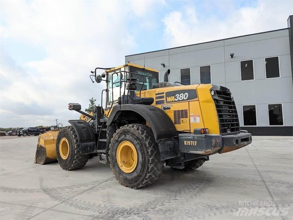 Komatsu WA380-8 Фронтальні навантажувачі