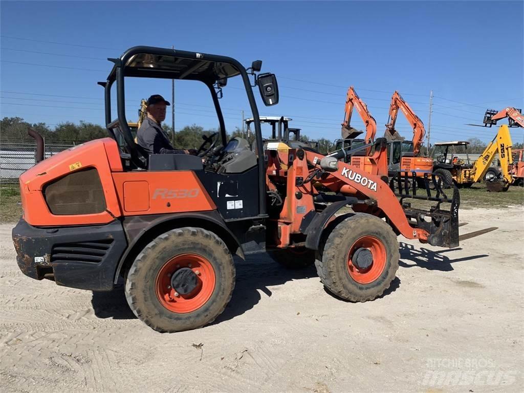 Kubota R530 Фронтальні навантажувачі