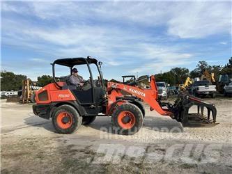 Kubota R530 Фронтальні навантажувачі