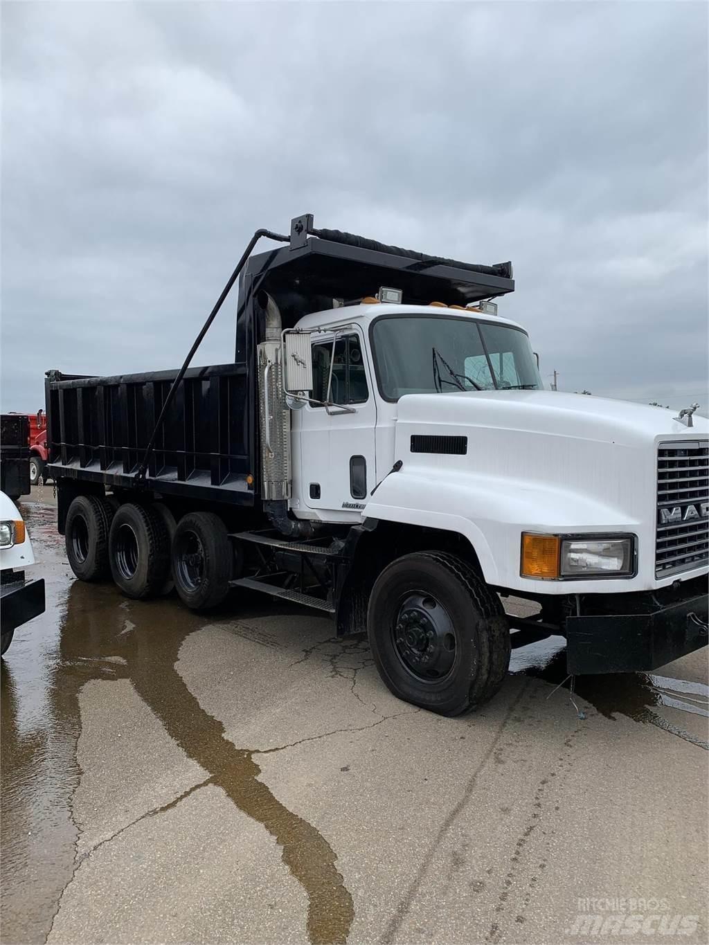 Mack CH613 Самоскиди