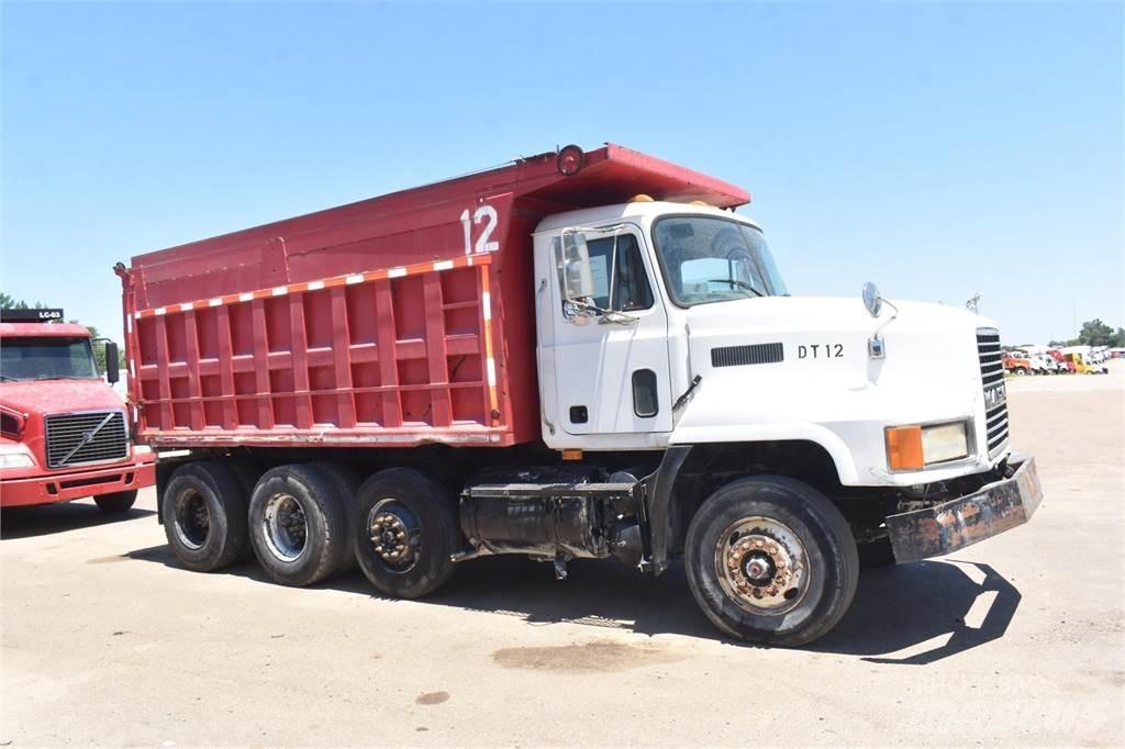 Mack CH613 Самоскиди