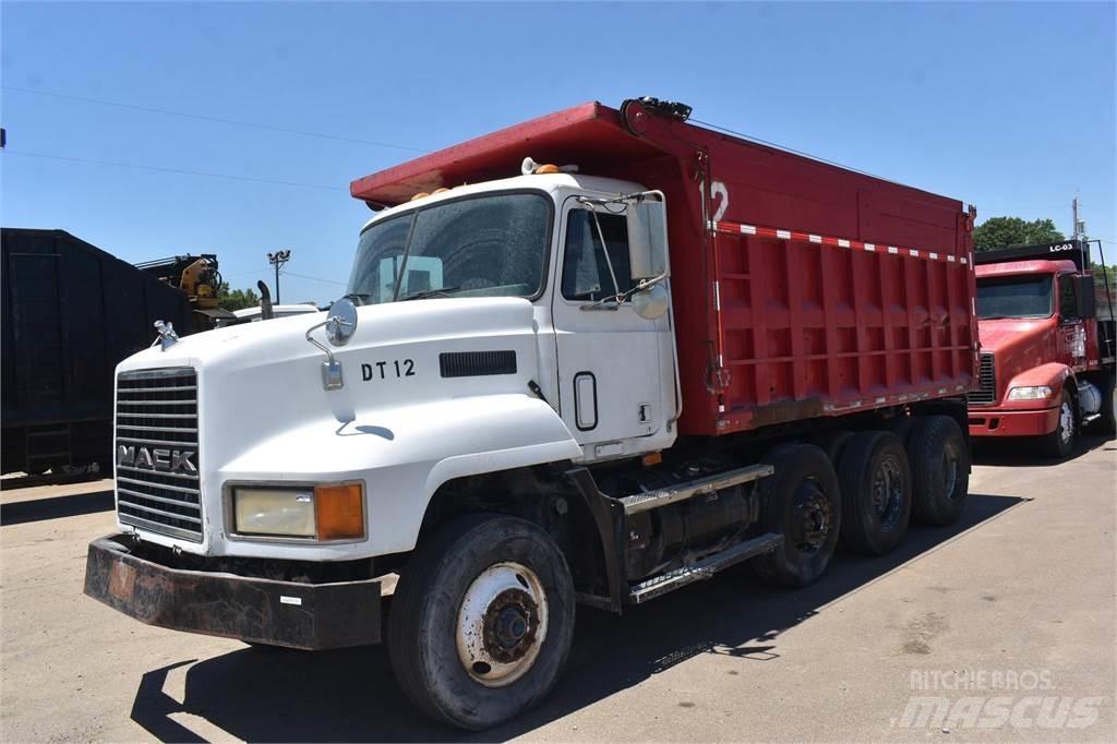 Mack CH613 Самоскиди