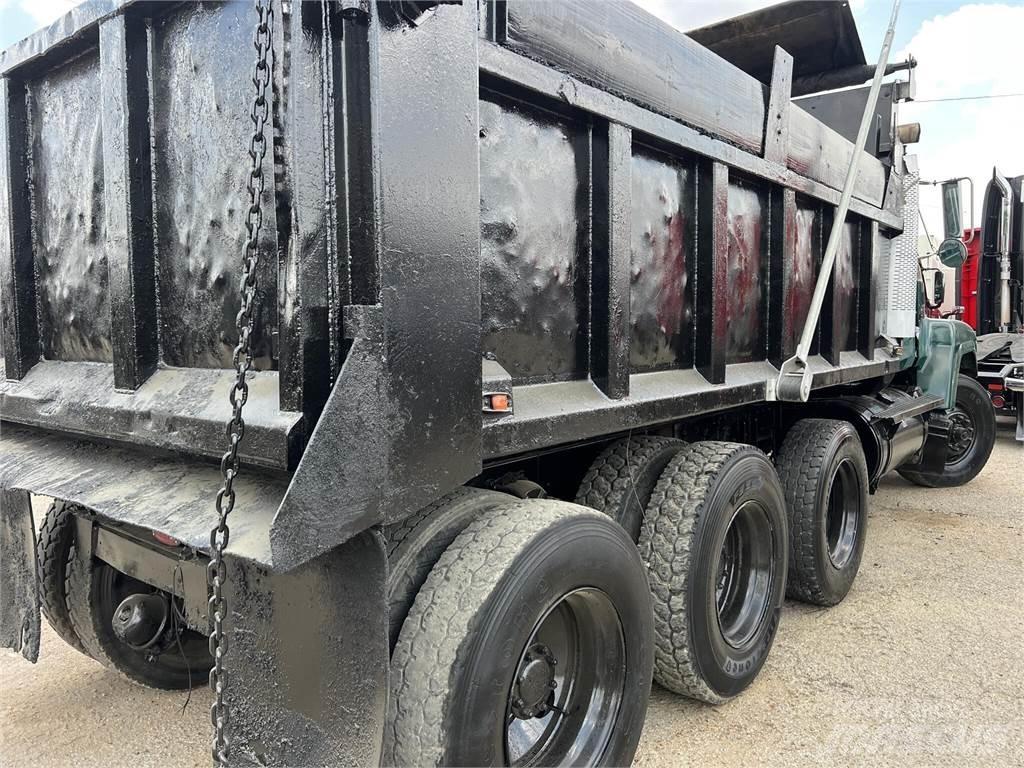 Mack CH613 Самоскиди