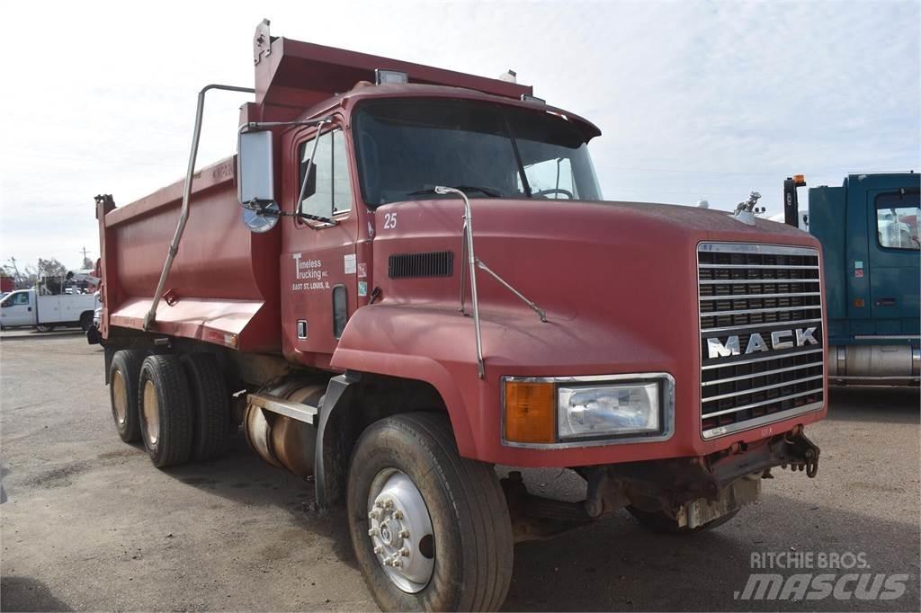 Mack CH613 Самоскиди