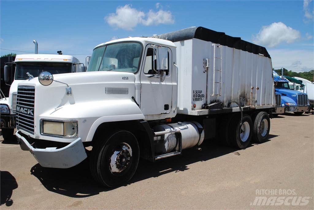 Mack CH613 Самоскиди