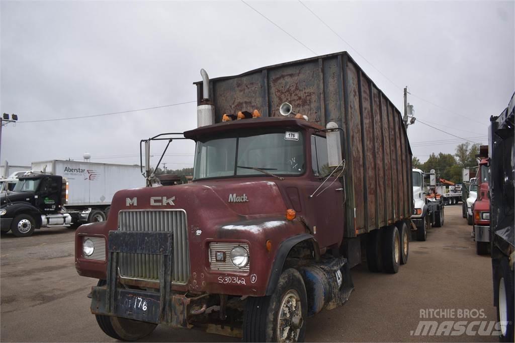 Mack DM685S Автокрани