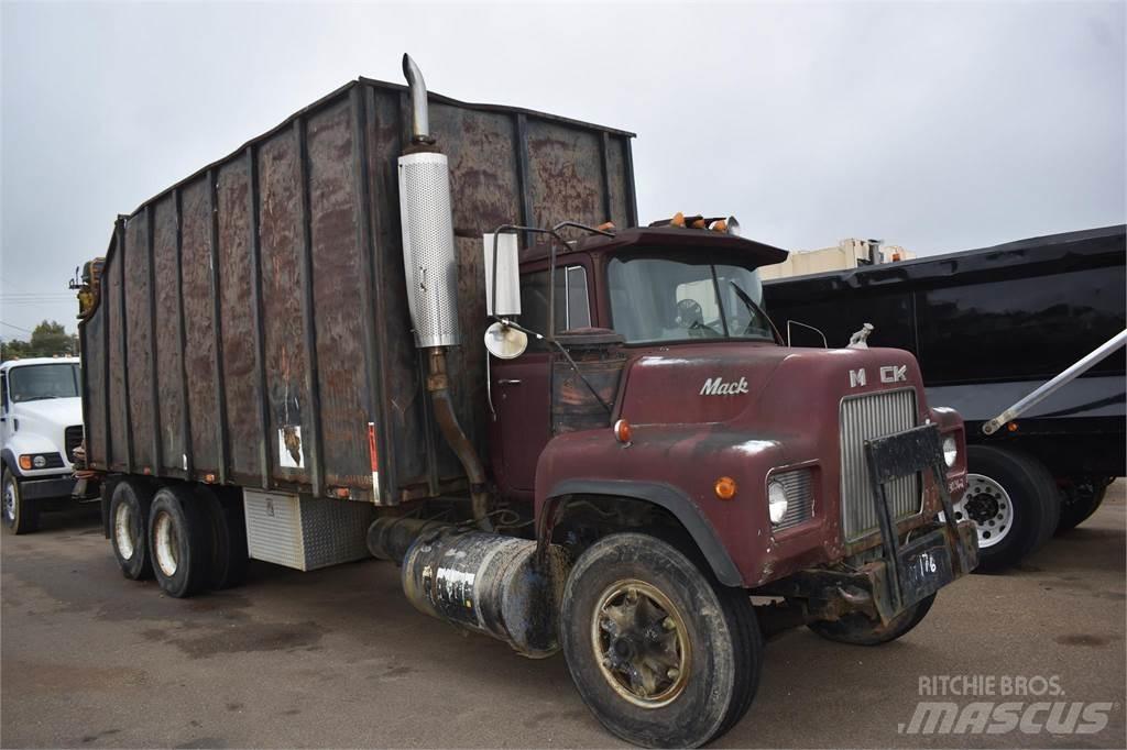 Mack DM685S Автокрани