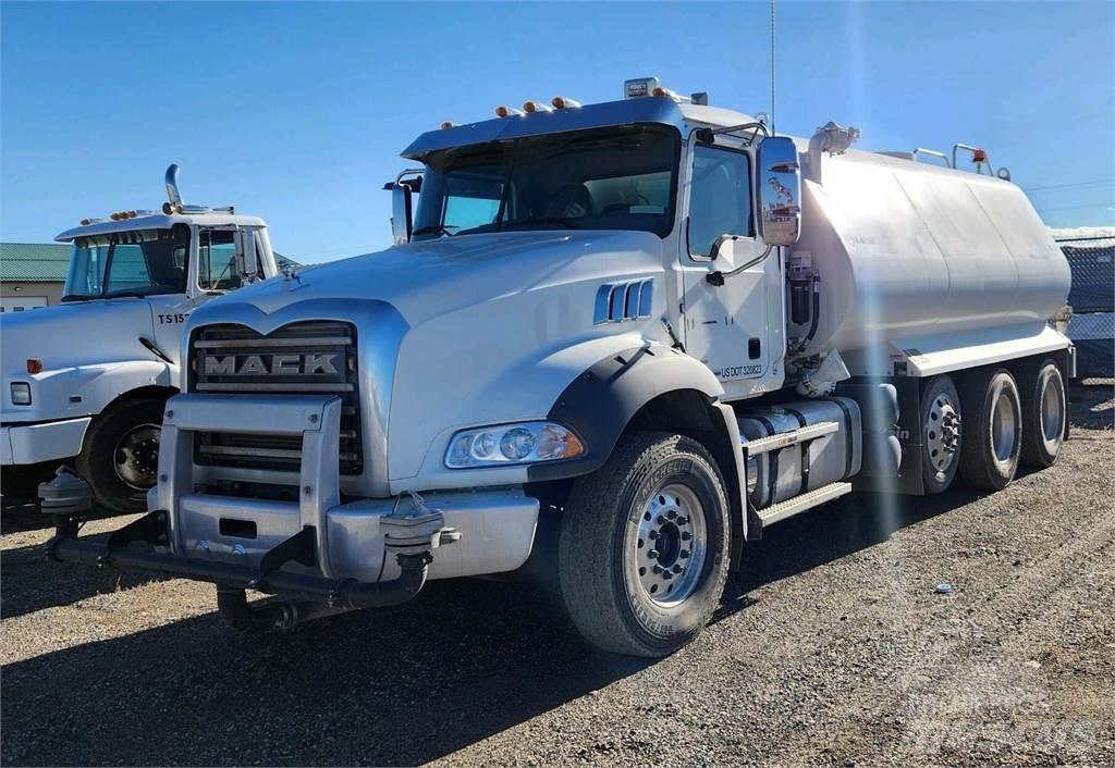 Mack GRANITE 84BR Поливальні машини