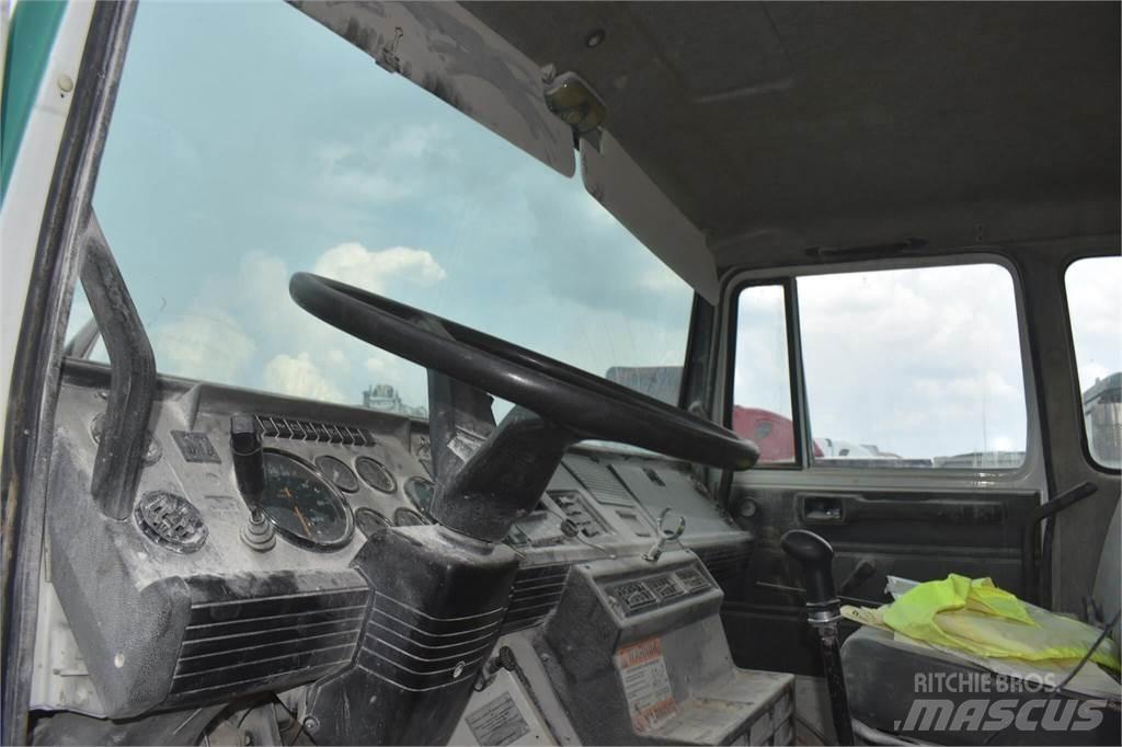 Mack MIDLINER CS200 Вантажівки-цистерни