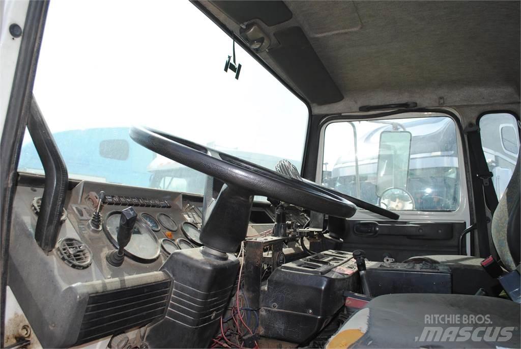 Mack MIDLINER MS250 Прибиральні машини