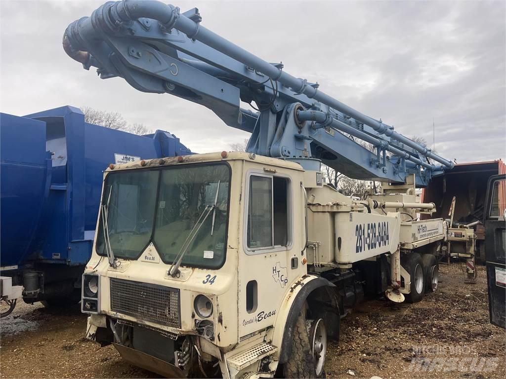 Mack MR686S Бетономішалки (Автобетонозмішувачі)