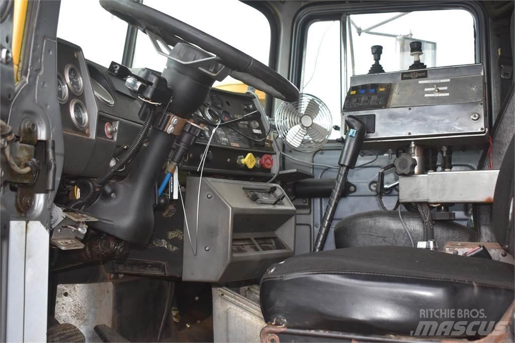 Mack RD688S Самоскиди