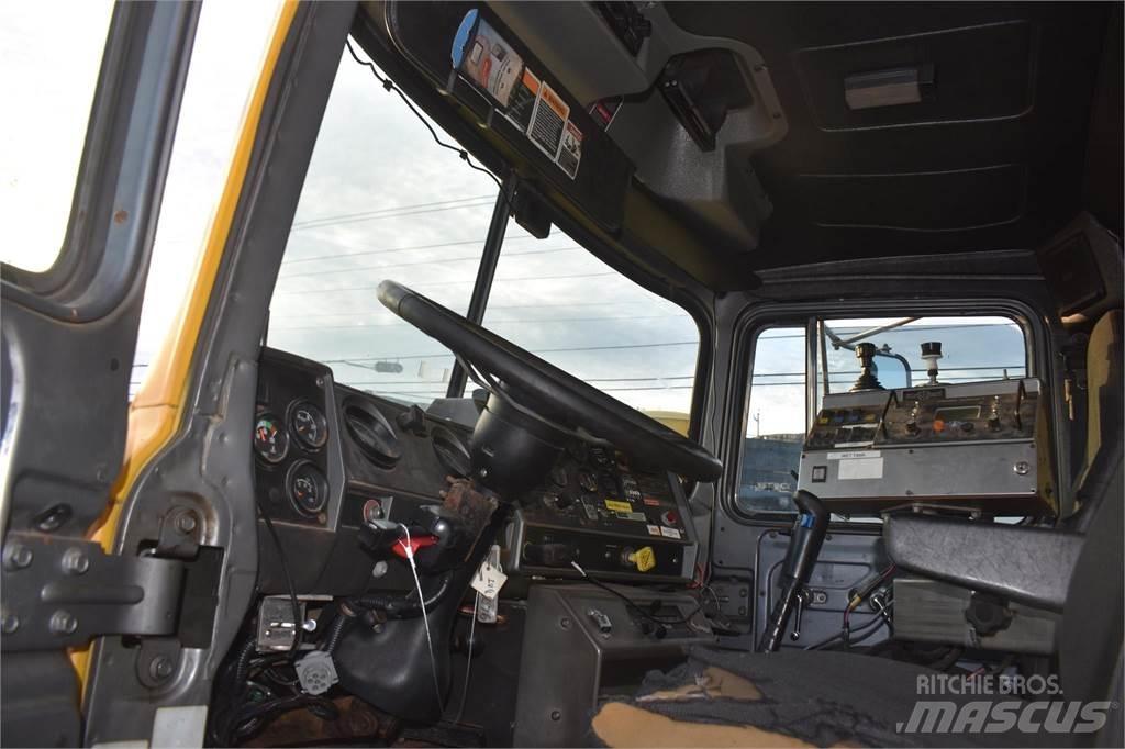 Mack RD688S Самоскиди