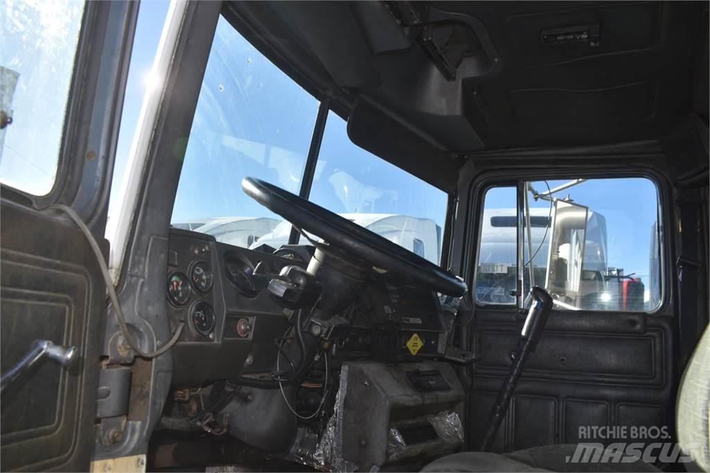 Mack RD688S Самоскиди