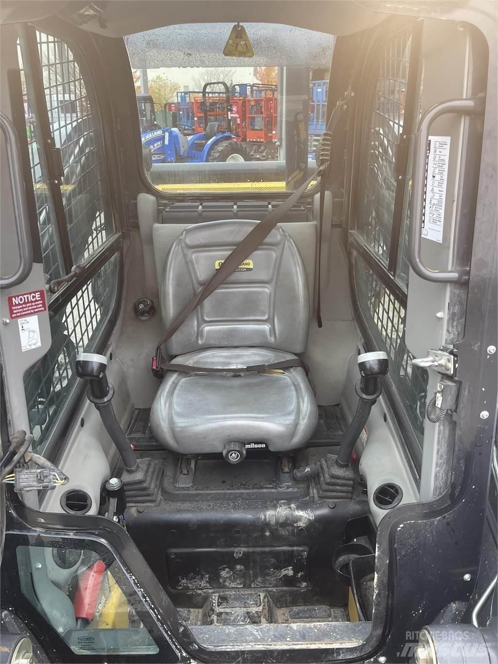 New Holland C237 Міні-навантажувачі
