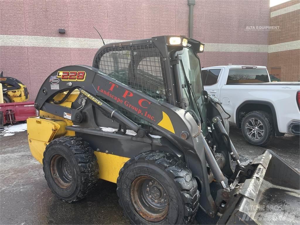 New Holland L228 Міні-навантажувачі