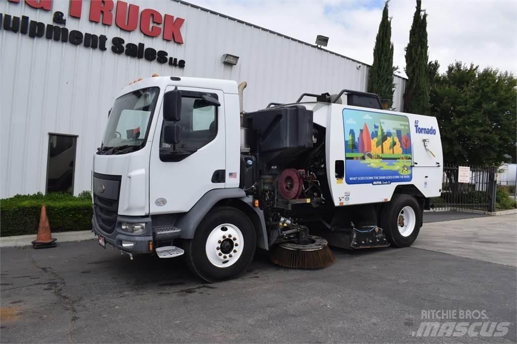 Peterbilt 220 Прибиральні машини