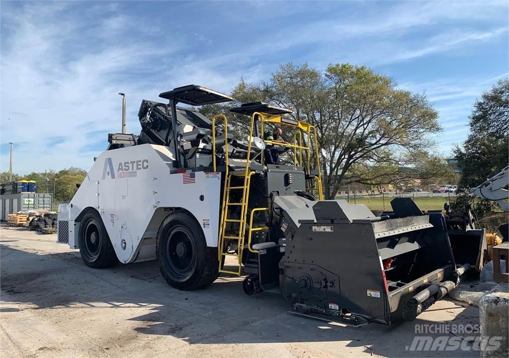 Roadtec SB3000 Машини для перевезення матеріалів