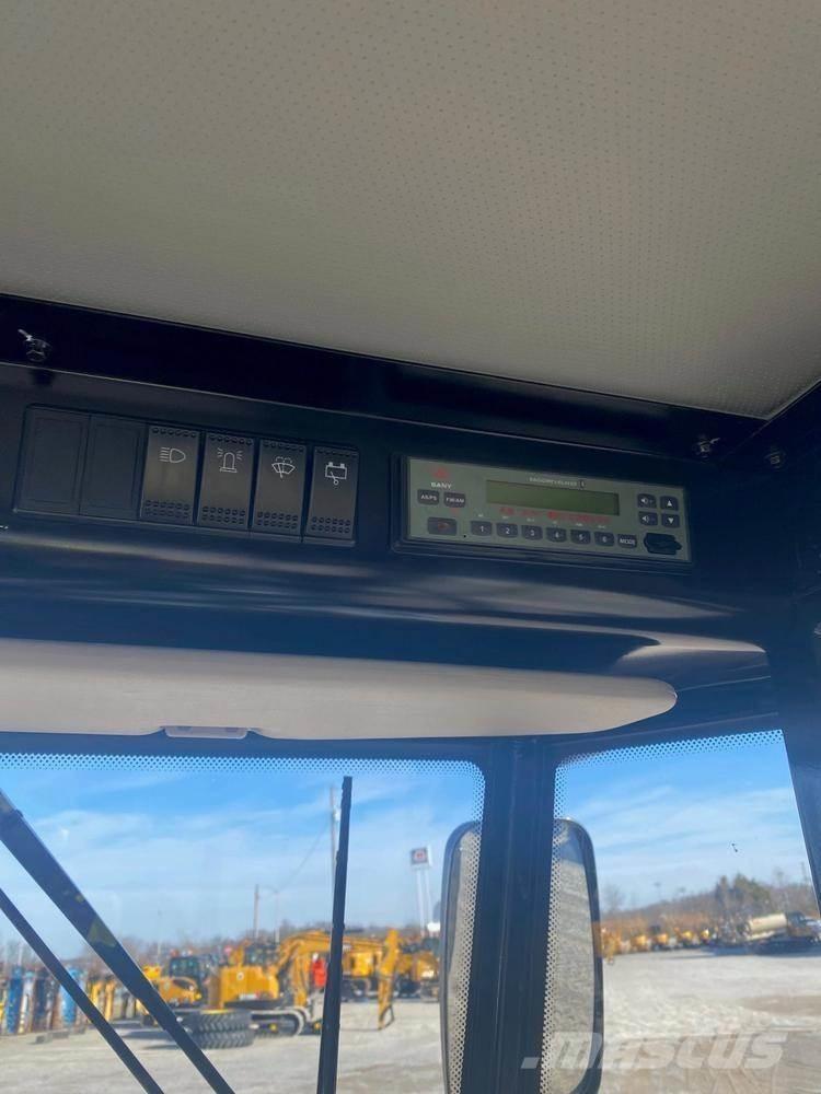 Sany SSR120C-8 Котки тротуарні