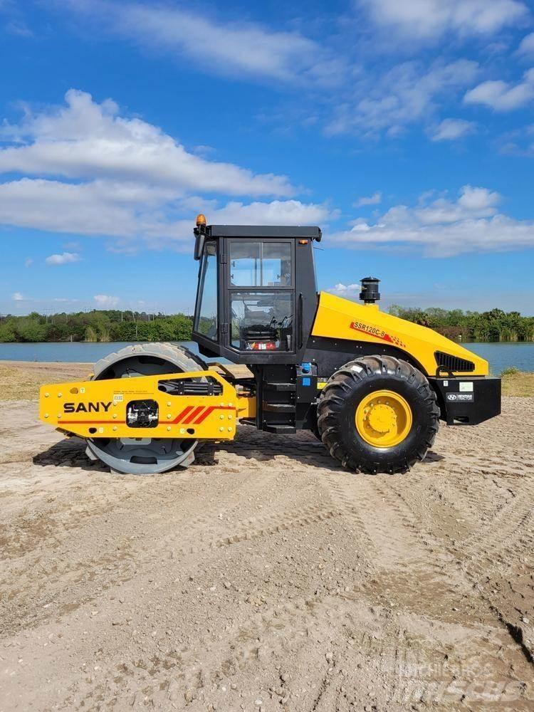 Sany SSR120C-8 Котки тротуарні