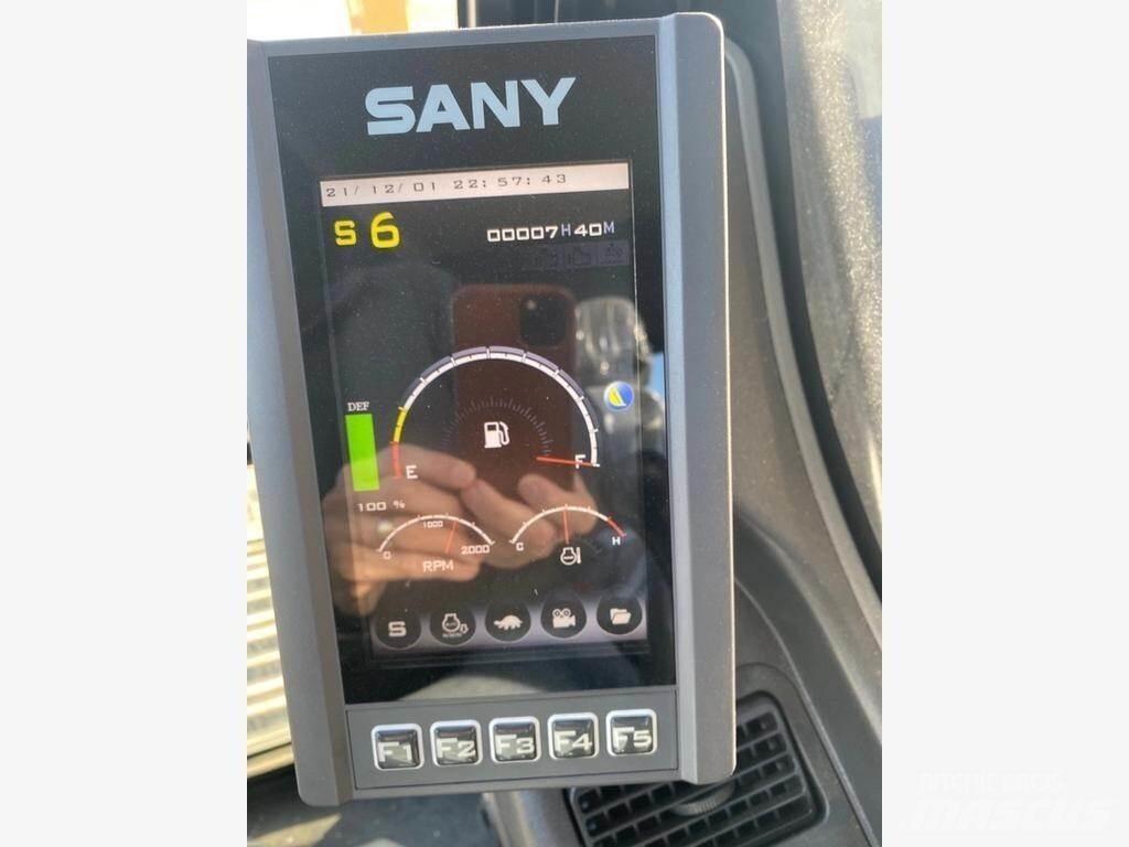 Sany SY215C LC Гусеничні екскаватори