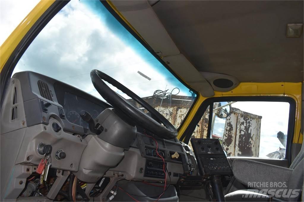 Sterling L7500 Самоскиди