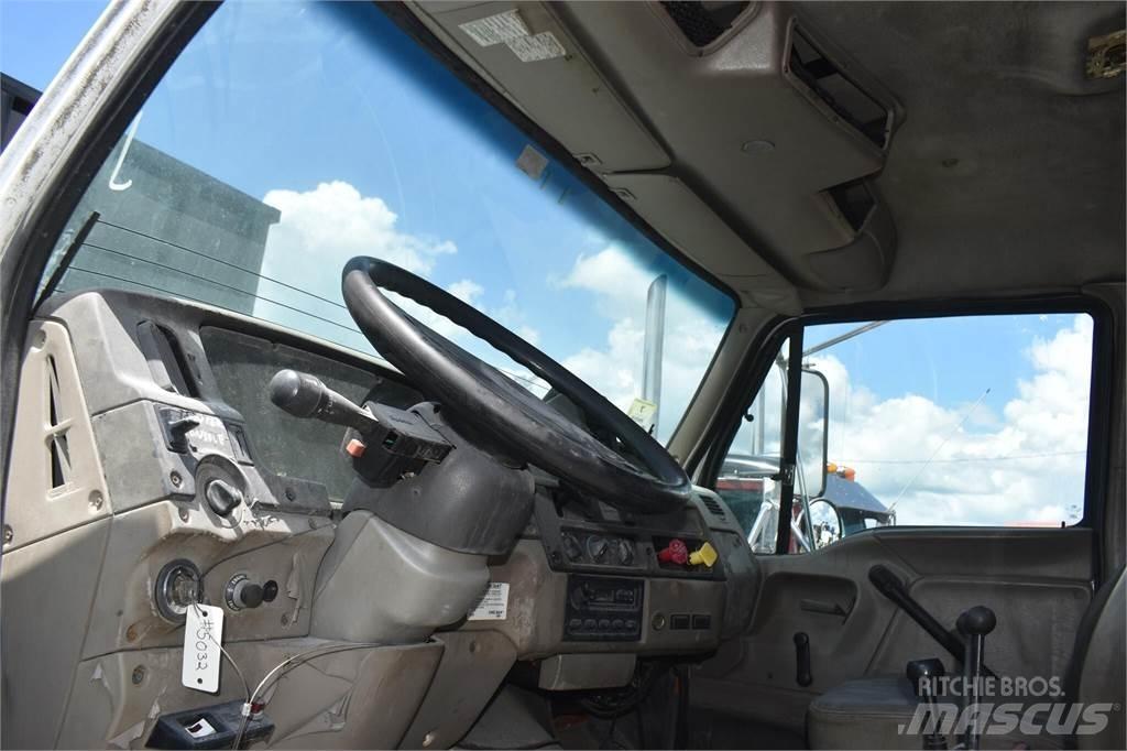 Sterling L7500 Самоскиди