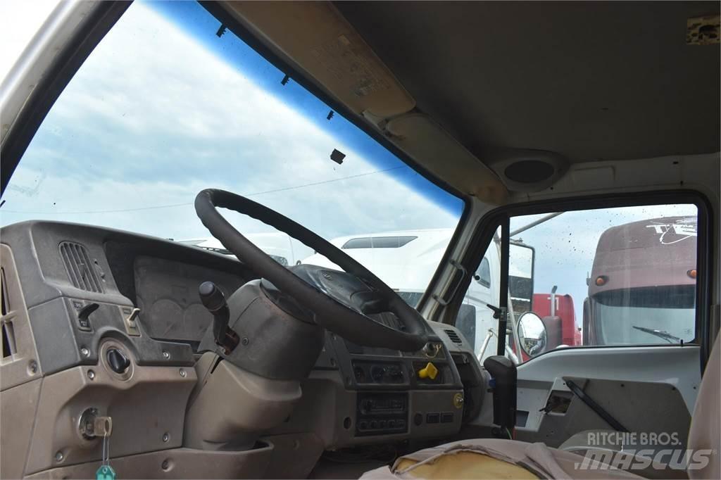 Sterling L7500 Самоскиди